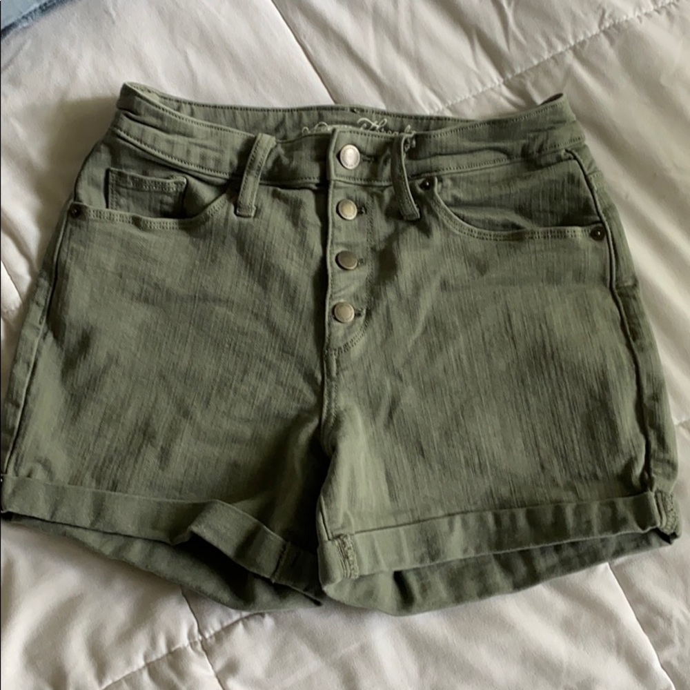High waisted olive shorts